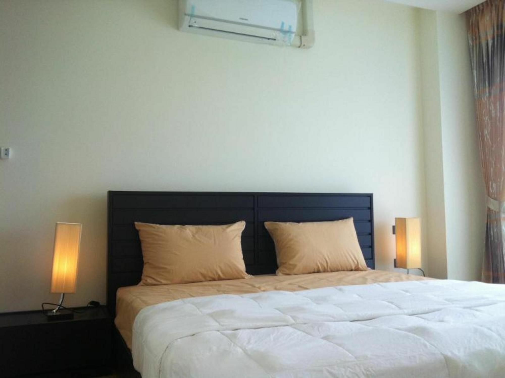 Goldstone Residency Patong , Phuket Apartment ภายนอก รูปภาพ