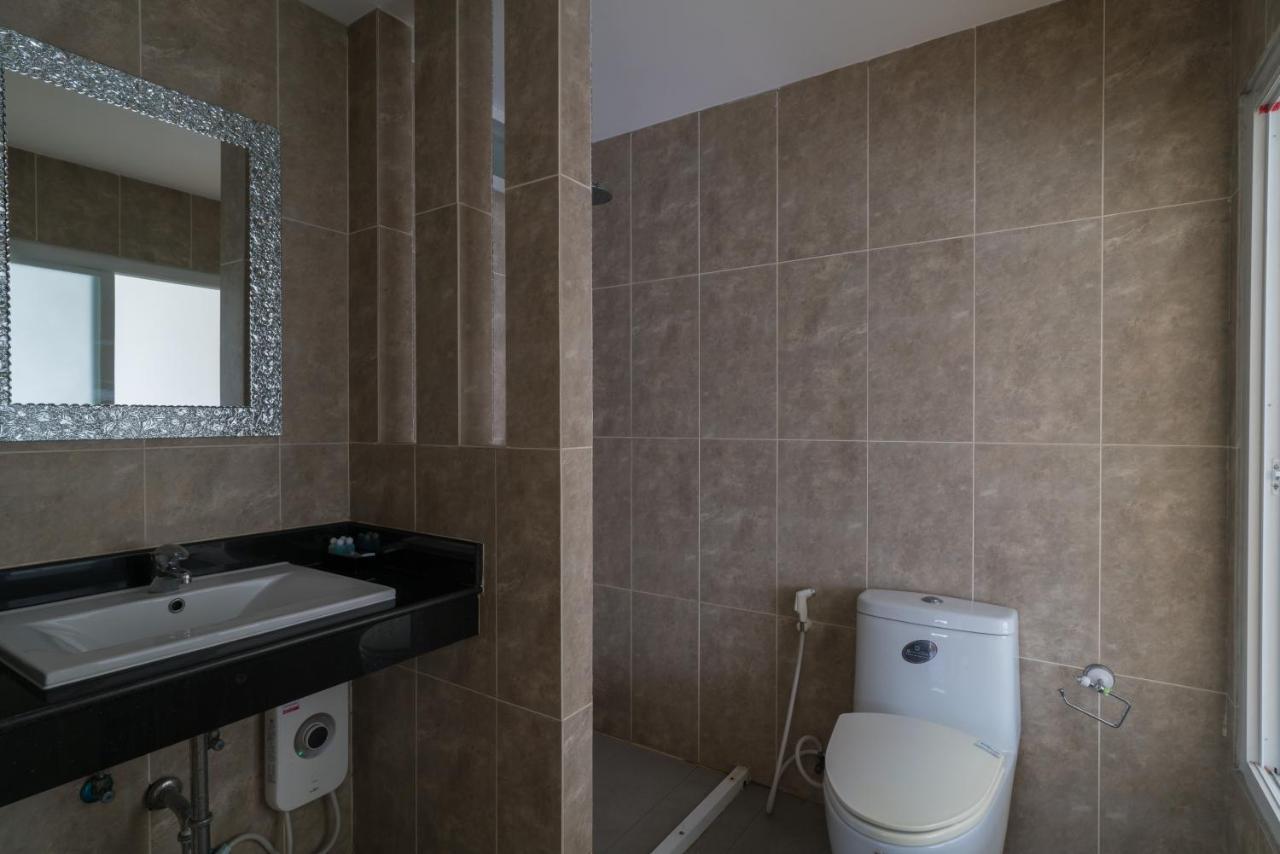 Goldstone Residency Patong , Phuket Apartment ภายนอก รูปภาพ